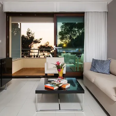 Sunset Apartment *
